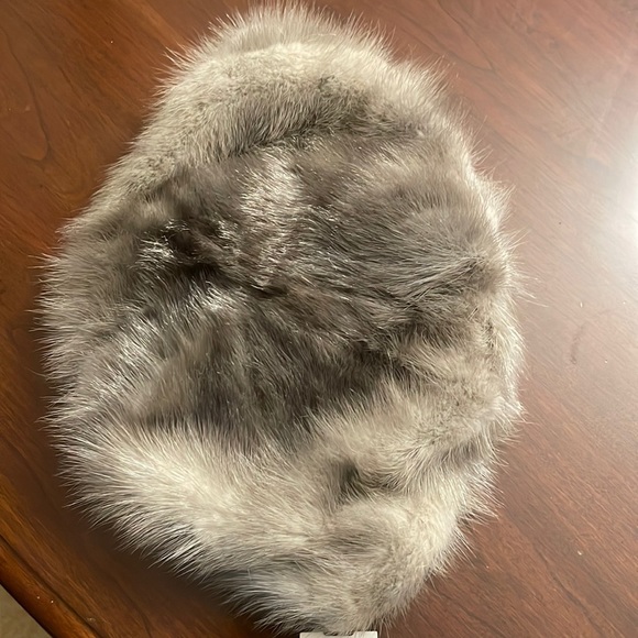 Grey Fur Beret Hat - Picture 3 of 5
